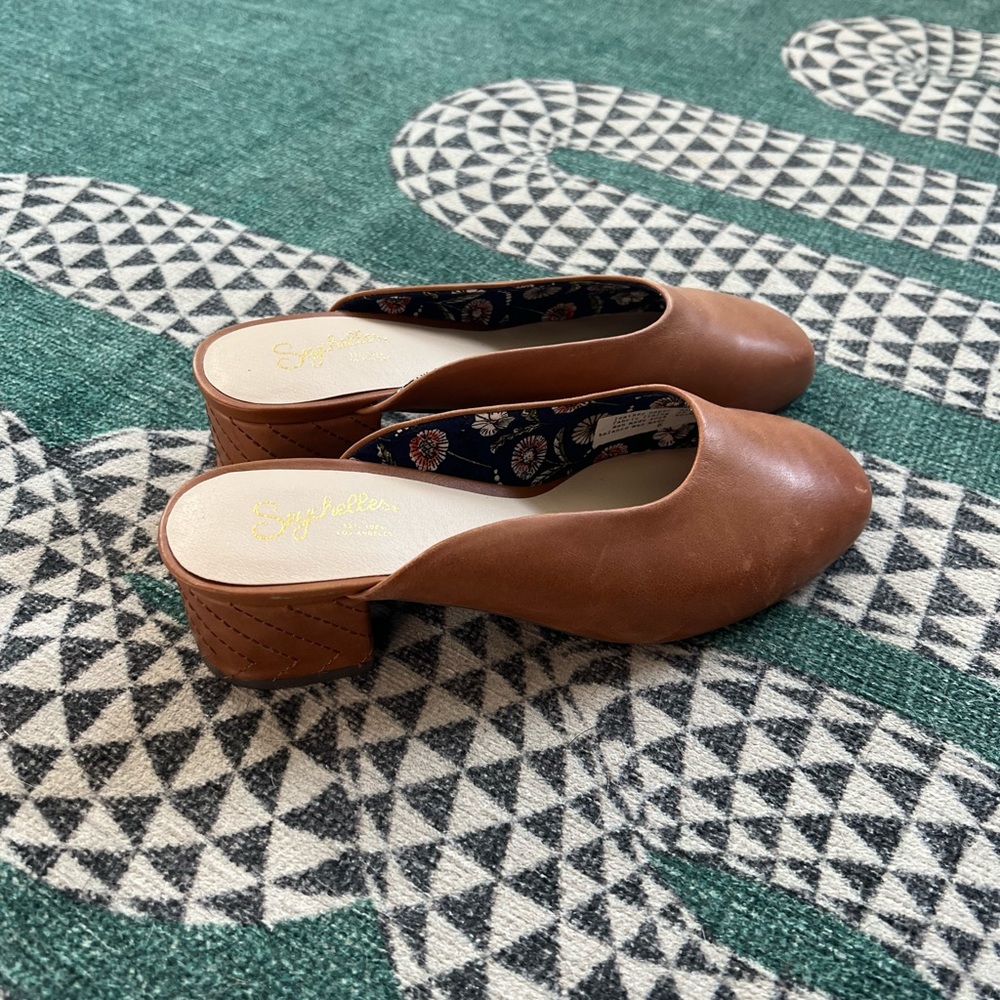 Seychelles Brown Chunky Heels Size 6